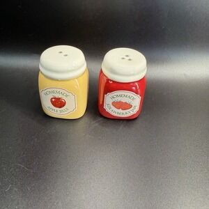 Cracker Barrel Strawberry Jam & Apple Jelly Salt Pepper Shakers Kitchen Country